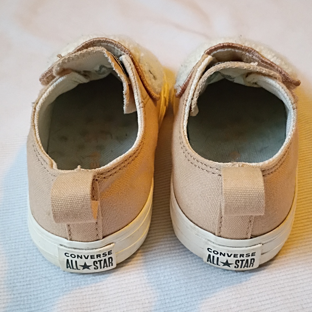 Converse Kids Tan Bear Shoes - Picture 3 of 9